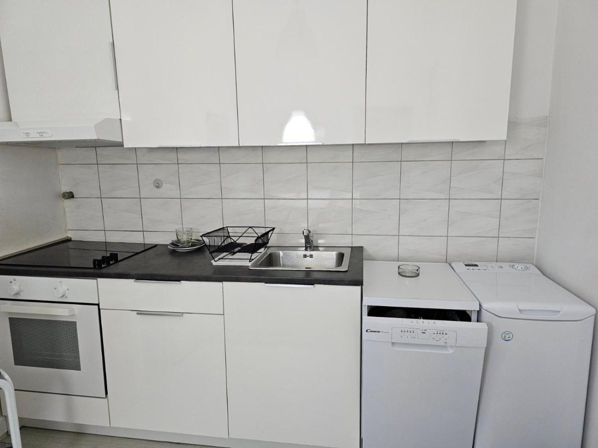 App Garibaldi Apartment Rijeka Exterior photo
